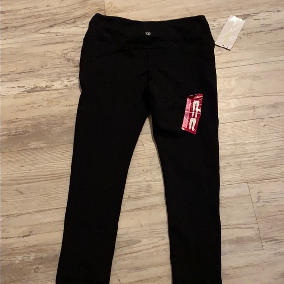 Marika Cropped leggings small never worn - Picture 5 of 5